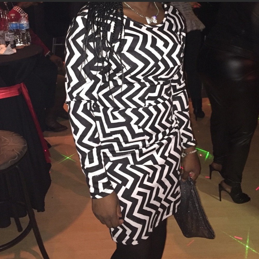 H&M Aztec Print Bodycon Dress Size M - Picture 2 of 4